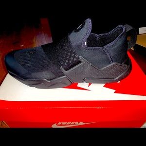 Black Huarache Extremes